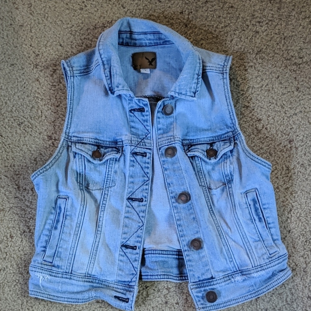 American Eagle Distressed Jean Vet
